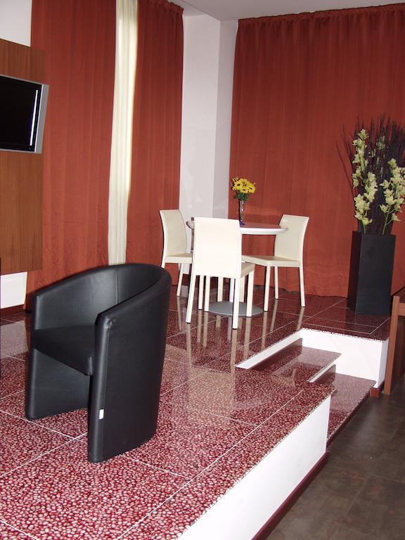 Hotel Mareschi Palace Новара Экстерьер фото