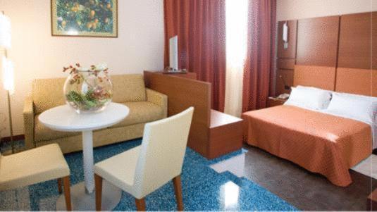 Hotel Mareschi Palace Новара Номер фото